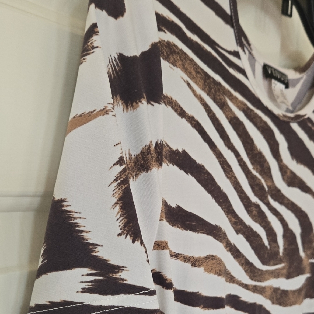VENUS Black and White Ruched Bodycon Midi Dress - Picture 9 of 11